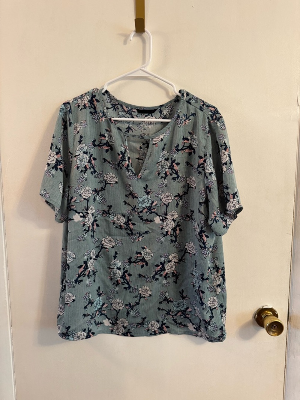 SHEIN Sage Green Floral V-Notch Short Sleeve Blouse